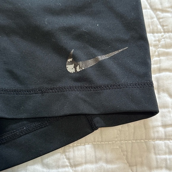Nike pro shorts - Picture 2 of 5